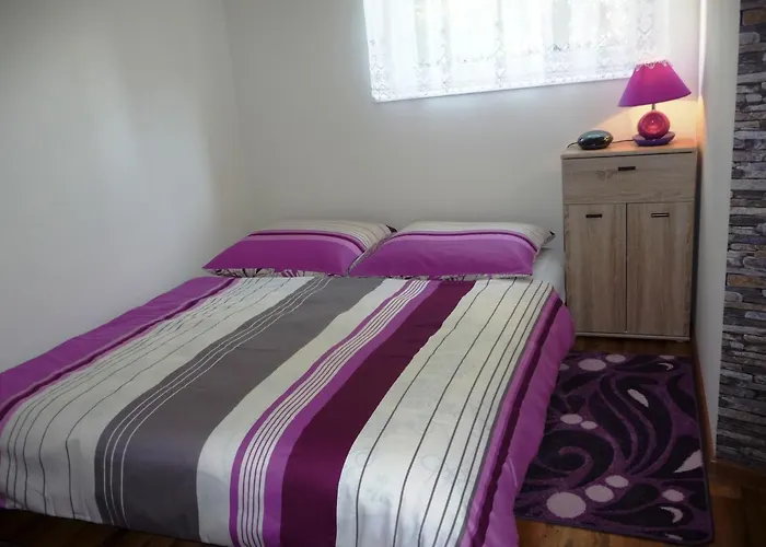 بيت خشبي Milka *